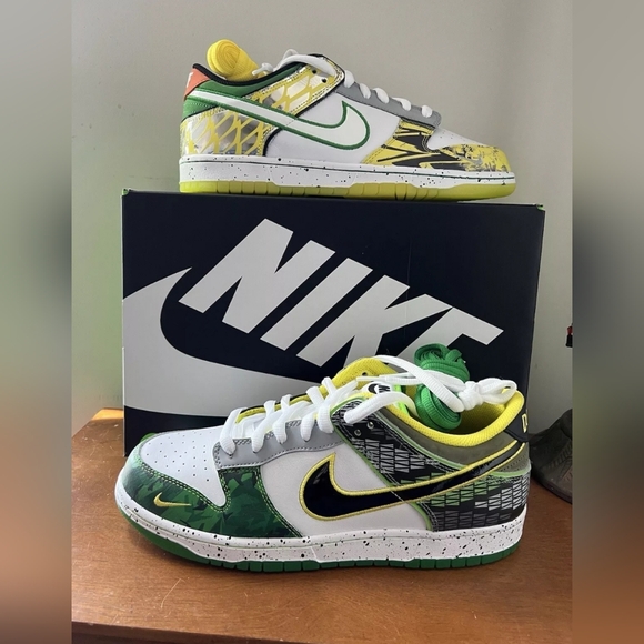 Nike Dunk PE Low What the Duck - Oregon Away PE (Ebay Authenticated) - Picture 1 of 10